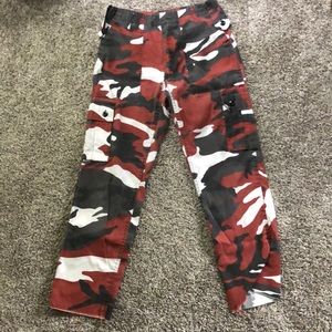 Urban outfitter camo pants